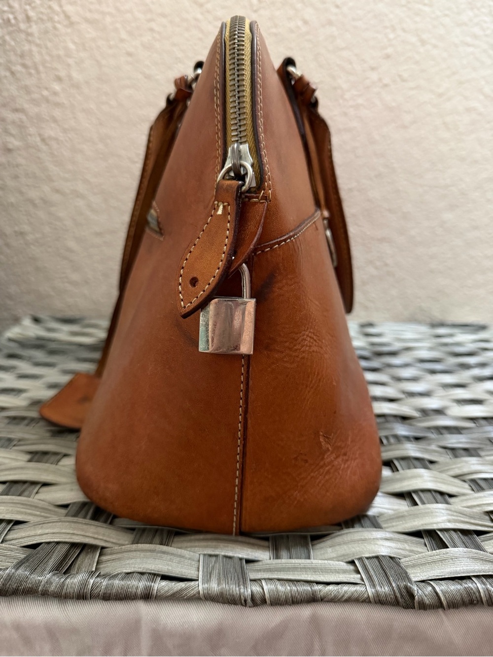 Vintage Dooney & Bourke Brown Alto Leather Zip Zip Dome Satchel Cognac - Picture 7 of 16
